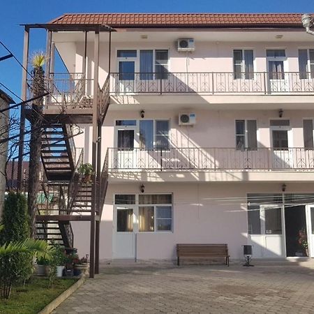 Holidays In Sukhum Σουχούμι Εξωτερικό φωτογραφία